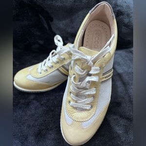 Ecco Women Hydromax Spikeless Golf Shoes | Size 37 (6) | Yellow, White, Silver